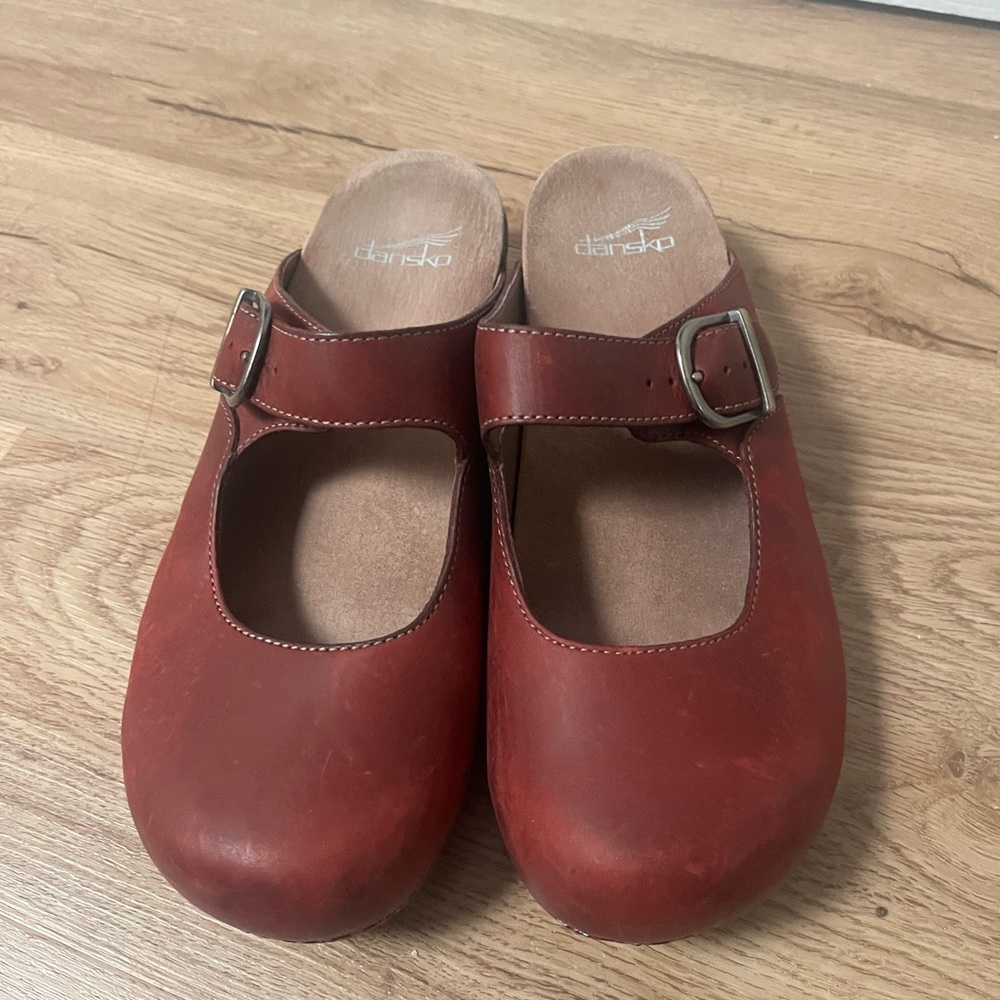 Dansko Mary Jane Burgundy Mule size 8